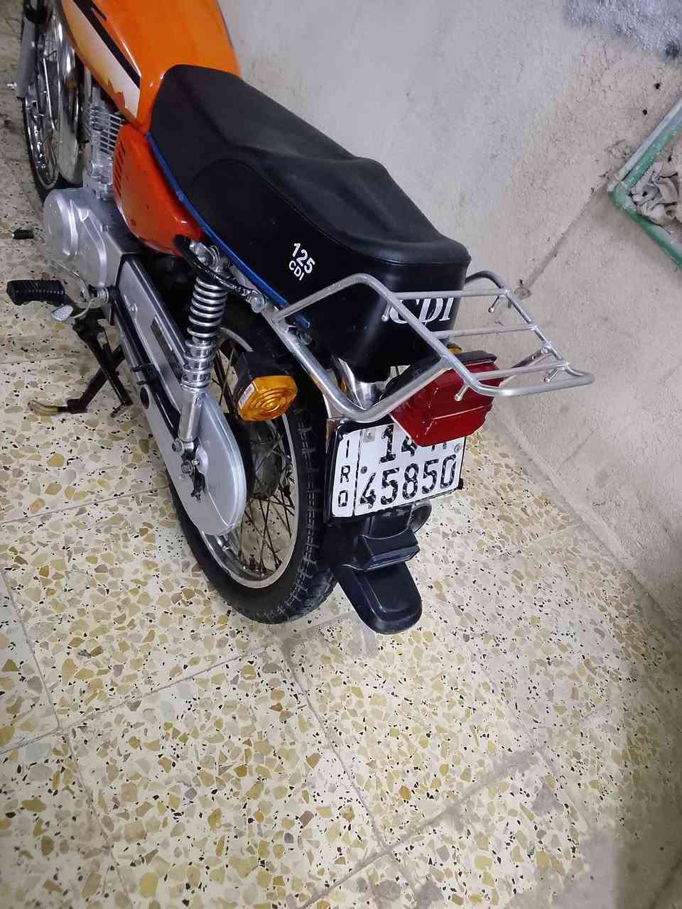 سلام وعليكم درجه نامه مديل20 رقم وسنويه نكليزي تحويل مباشر كهربيات شقاله مكينه مامفتوح جاهزه من كلشي السعر مليون 700 وبيه مجال قليل حك جيه العنوان زبير تصال***********وتساب موجود وبل خدمه

