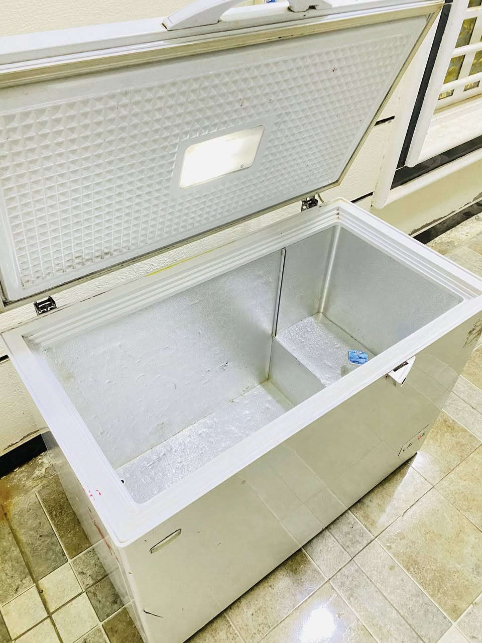 مجمده للبيع نوع شينون حجم جبير 16 قدم شغاله ونظيفه وتجميده فول علئ الفحص وضمان سنه_محاويل _بعلوان وسعره مناسب


**إذا كنت صاحب هذا الإعلان وتريد حذفه لأي سبب، رجاءا أرسل رسالة إلى الدعم الفني**