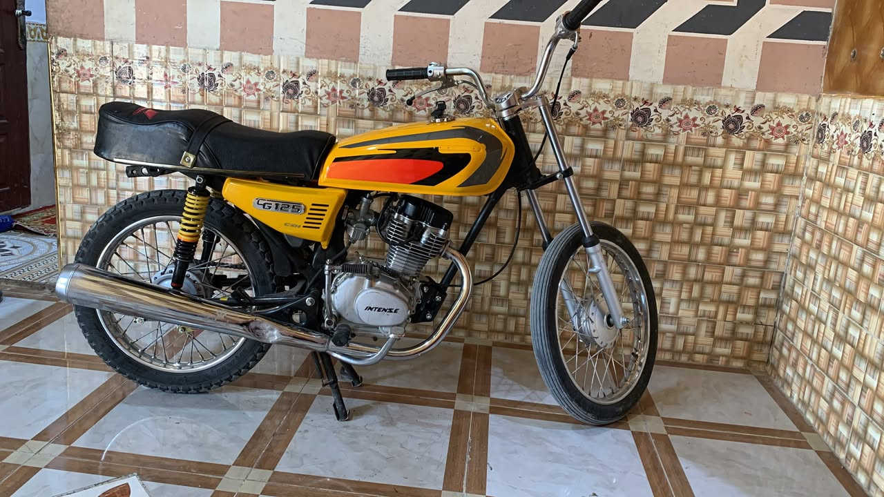 سلام عليكم دراجه للبيع محرك انتنس سعرها 425 قفل العنوان البصرة گرمة علي ابو صخير  0774 959 5579‬ واتساب فقط
