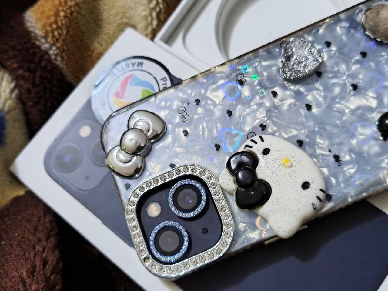 للبيع iPhone 13 عادي – لون نيلي 💙

جهاز مرتب جداً وحالته أخو الجديد استعمال بنية للتصفح والتصوير فقط، لذلك محافظ عليه بشكل ممتاز

✅• الجهاز نظيف جداً، استعمال خفيف للتصفح والتصوير فقط.
✅• حالة الجهاز قريبة جداً من الجديد.
✅• نسبة البطارية 90%، أصلية وغير مستبدلة أو مرفوعة.
✅• الجهاز 100% ما مفتوح ولا داخل صيانة.
✅• جميع القطع أصلية، وما مستبدل أي قطعة.
✅• خالٍ من الأعطال أو الأضرار.
✅• مع الكارتونة الأصلية.

السعر: 500 ألف دينار
وبيه مجال بسيط جداً للجادين فقط.


**إذا كنت صاحب هذا الإعلان وتريد حذفه لأي سبب، رجاءا أرسل رسالة إلى الدعم الفني**