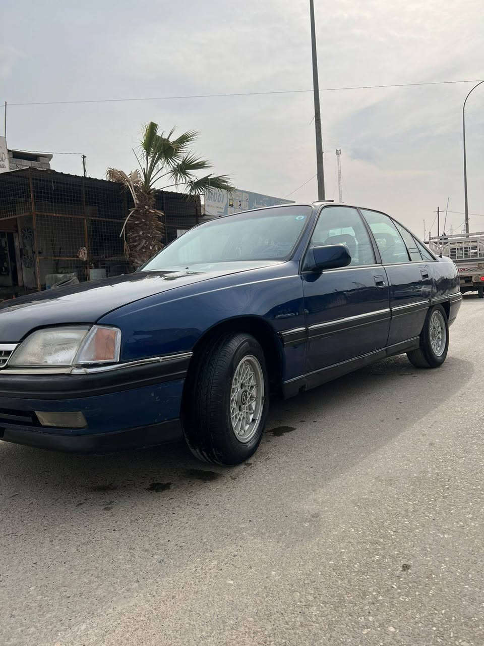 اوبل اوميكا 1993 فول فول حتى كشن هيتر
رقم كركوك مشروع وطني ل 2029
دفتر بانزين بيه 
محرك 20 كير اوتماتيك
تبريد بلادي بس ما يشتغل 
بدون صبغ ما عدا بونيد وصندوق بس رش وباقي بدون قطره صبغ  بدون خياس بدون ضربه  حتى هلالات بلاد كل جسمه عل بلاد  قاعده دبلات بلاد بدون فطر ولا خياس 
اربع جوم كهرباء 
سلايت كهرباء 
سعر 45 $
اي استفسار خابر 
***********
