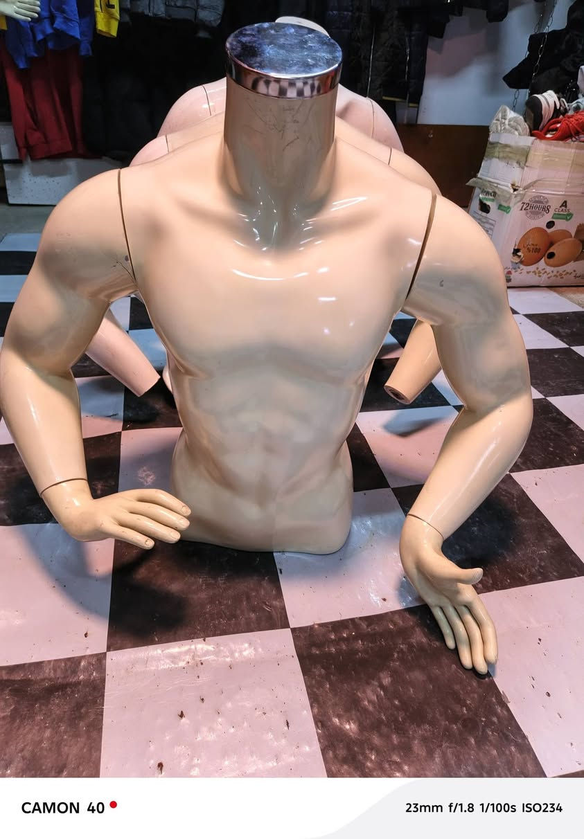 السلام عليكم من رخصة مدير الكروب ملكانات نظيفات جدد عدد 20الي يريدهن هاذا رقمي بي واتساب ***********,
