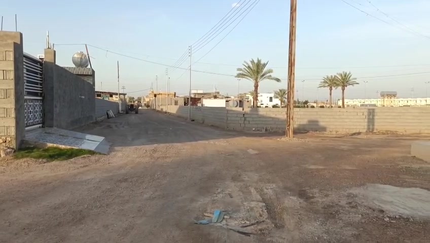 دار للبيع في الرمادي – الصوفية مقابل مجمع السلام السكني

فرصة مميزة لامتلاك دار حديث البناء في موقع جيد ضمن منطقة سكنية مخدومة في الرمادي / الصوفية، مقابل مجمع السلام السكني.

🔹 المساحة الكلية: 150 متر
🔹 الواجهة: 7.5 متر
🔹 النزال: 20 متر
🔹
 جنس العقار: طابو زراعي

🔹 تفاصيل الدار:
يتكون من استقبال، صالة، مطبخ، غرفتي نوم، ومجموعة صحيات داخلية وخارجية، بالإضافة إلى كراج سيارة.

🔹 الخدمات المتوفرة:
ماء، كهرباء وطنية، مولد، والمنطقة سكنية ومخدومة بالكامل.

🔹 نوع البناء: بلوك
🔹 سنة البناء: 2025 (بناء حديث)

💰 السعر: 65 مليون دينار عراقي وقابل للتفاوض

للمزيد من التفاصيل يمكنكم زيارة مكتبناا مكتب العين العقار ع شارع 40 مدخل الصوفيه الثانية 

او الاتصال على الارقام التاليه 

*********** 
***********
***********
