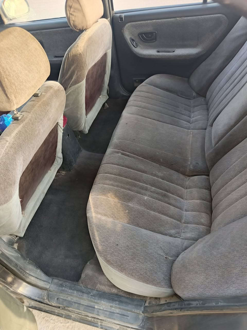 السلام عليكم
سوناتا تو موديل ٩٣ 
سيارة مصروف عليها بيها تخم تايرات جديد كير اوتو جديد جوزة صباحية جديدة فيش اير فلوس و ايسي جديدة اير فلو جديد صالنصة من طول للطول جديدة هيه و الهزاز مالتها مراوح رئيسية و مروحة تبريد جديد خرسة مابيها حماوة كمبريسر شغال نقص غاز فان داخلي شغال فريز داخلي نضيف دشبول مغلف كنتارا سستم سماعات خرافي ب ٧٥ الف و بروجكترات زنون قويات مكينتها ١٨٠٠ مفتوح ناعم . 
نقصها اذاين كير و مكينة و نقص دعاميات وبيها خربطة من وهيه باردة نوزل فيتبم موديتها لان سيارة ماشية عندي و حتى محافظات اطلع بيها كربلاء ديالى متكول اخ راسي كله ١٤٠
بيها طخة بالجاملغ الخلفي بدلت بكلايت بس مصلحت الضربة على وضعها موضحة بالصورة. مكانها بغداد الكاظمية ب ٣٥ 
 *********** موجود واتس اب
