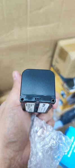 4 بطاريات السعر 30 الف ، يوجد توصيل كلة جديد ماركة ..
