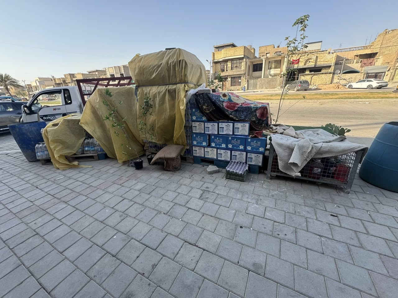 اسواق للبيع مكانهة مدينه الصدر الجوادر قطاع ٣٦ شارع ٦٠ 
الاسواق شغله خير من الله لبيع لعدم التفرق الله يشهد 
محتوياتهة ١٢ عارضه عموديه ٢ شركه 
٣ عارضات سطحيه  وتجي وتشوف بعينك للتواصل ***********
