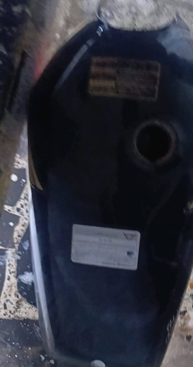 تانكي للمراوس اقل الشهرين وبدلته مابيه زنجار وبيه شخوط خفيفه تروح بوليش يم قبق البانزين مكاني سماوه


**إذا كنت صاحب هذا الإعلان وتريد حذفه لأي سبب، رجاءا أرسل رسالة إلى الدعم الفني**