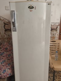 ثلاجه كريازي درجه اولى وكنتور صاج ثكيل 5 بوب للبيع الكنتور 200 الف  وا...