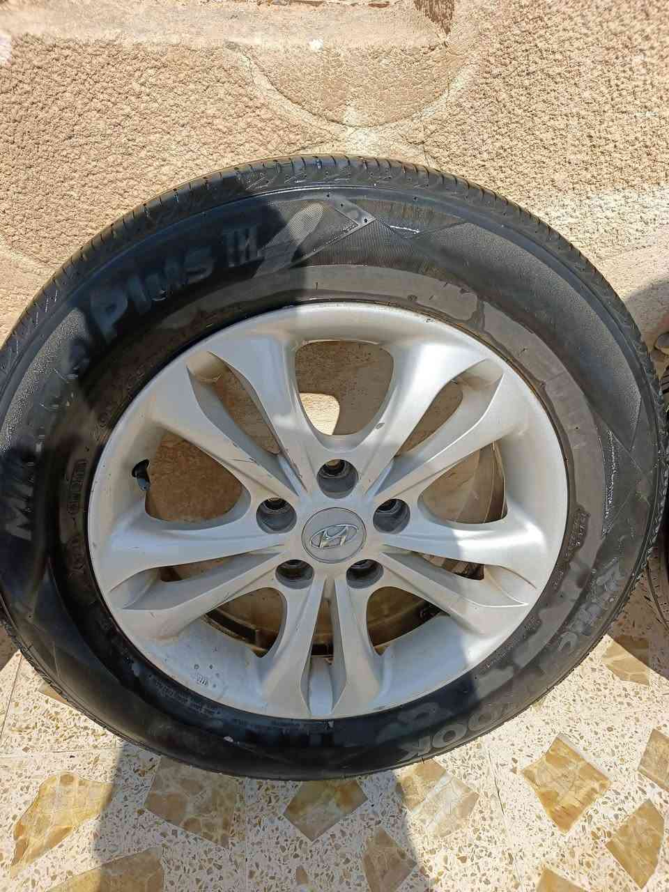 السلام عليكم  وياله سنواتا ويلكب هنه وتوايرهن طخم كامل للبيع للاتصال ***********
***********
