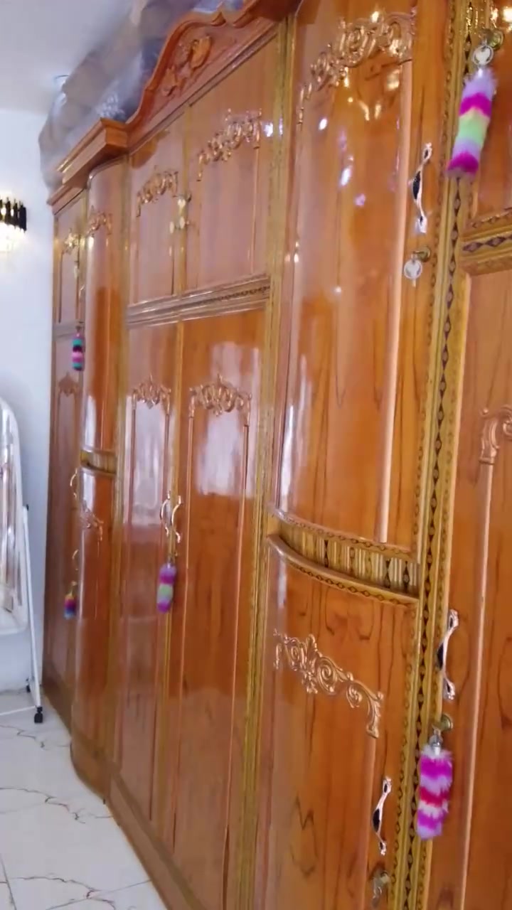 سلام عليكم للبيع ام المسرح جديده صار 4 اشهر ماخذينه سعره 900وبيه مجال مكان بغداد حي النصر ***********
