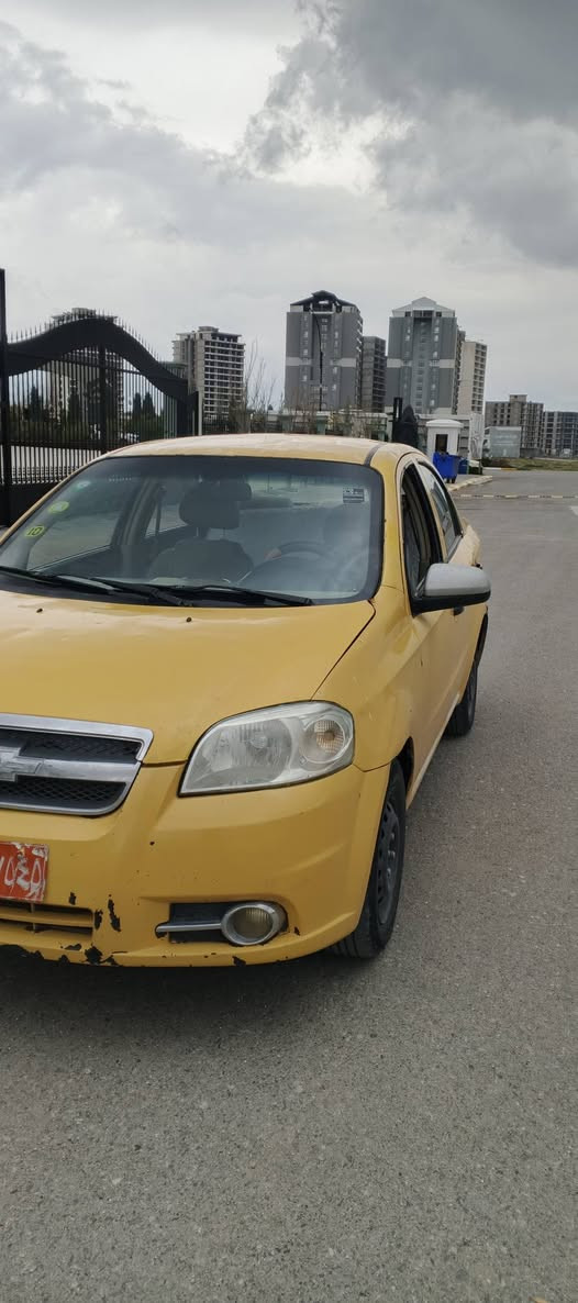 بەناوی خوای بەخشندە 
ئەڤیۆ تەکسی گیڕ تۆماتیک
گیڕو مەکینەی بەشەرت
چوار جام کارەبا ئاوێنە کارەبا
ماڵی کەسابەتە 
تازە پشتو پێشی تون کراوەتەوە ڕۆنو پاتری تازە بۆ گۆڕاوە 
سەیارەکە تەحویلی ئەسڵیەو ساحێبی کوردە و وەکالەتیشی بەناوی کوردەوەیە و تەحویل ئەکات
ماڵی دۆستە لە سلیمانیم
35 گەڵاو مەعمەلەیەکی برایانە 
*********** السليمانية, العراق
