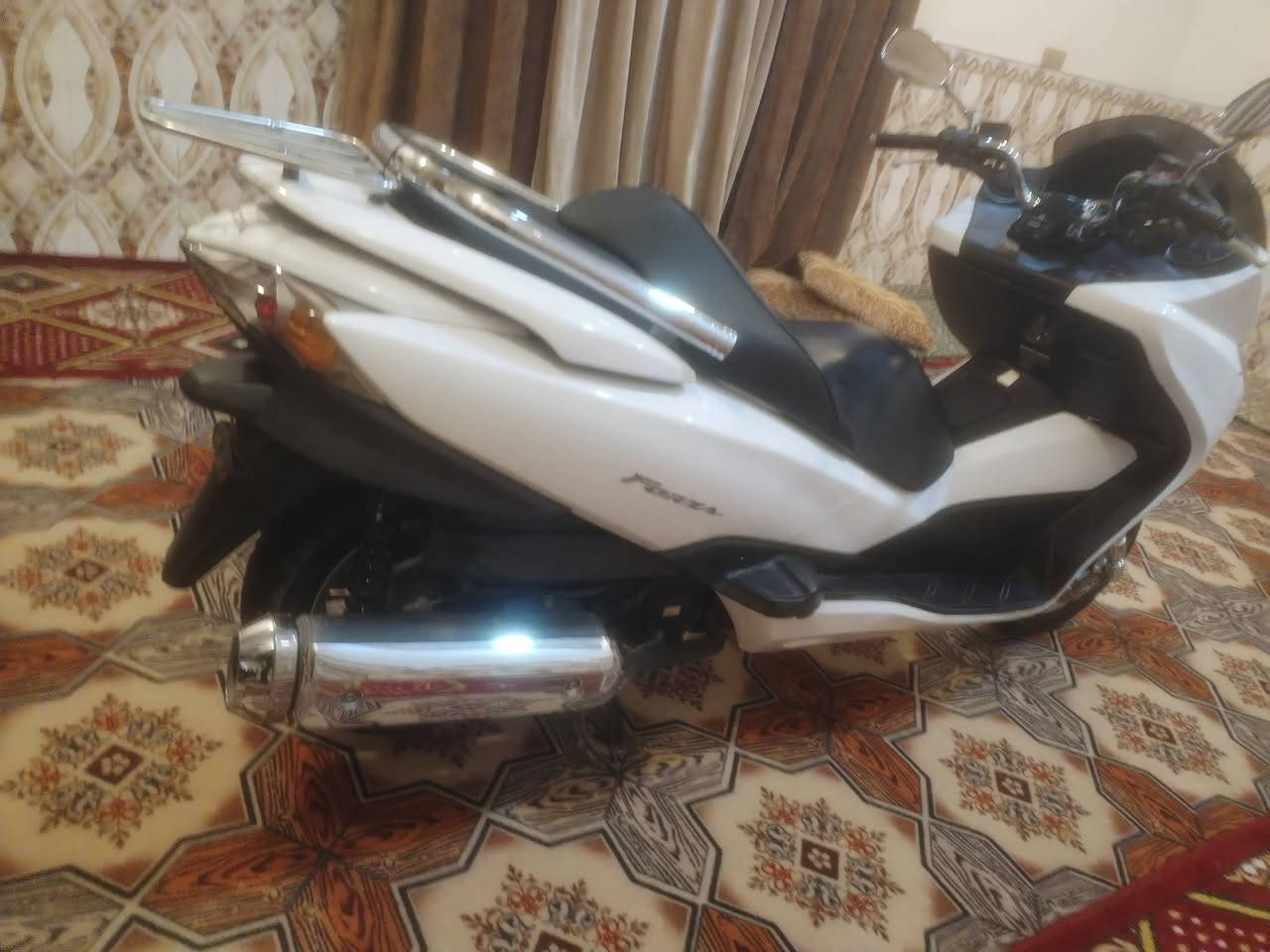 فورزه صفر 10 جديد حييل مال حاويه فول موصفات جاهزة من كل النواحي الدرجه جديد معنه مال رنبه ماعوزه الف حيل جديد احلى من الصور السعر 13ونص الاتصال علا ***********  منفيسل كامل
