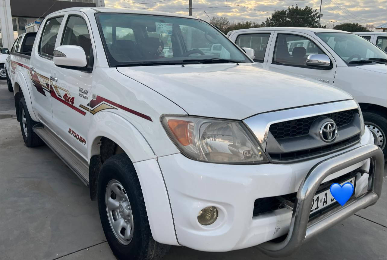 للبيع تيوتاهيلوكس موديل2007سعودي فورويل 4x4رةقمةسليمانية جديدة بسمي بشرط تحويل مابي صبغ كفالة عام سعرة 160مكان كلار ***********
