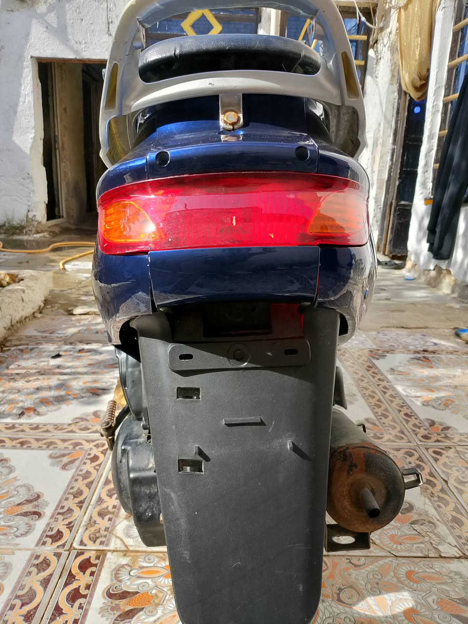 دراجه فراشه كرستال نثيه للبيع. 
مديل 2008 لون حبري. 
دراجه ماشاء الله نهضه ومعدل. 
المكينه ما مفتوحه جيب مصلحك وتعال افحص ملاح فول. 
الدراجه بيها مكاتبه واني اكاتبك عليها. 
السعر 400 وبيها مجال. 
الرقم واتساب  ***********
