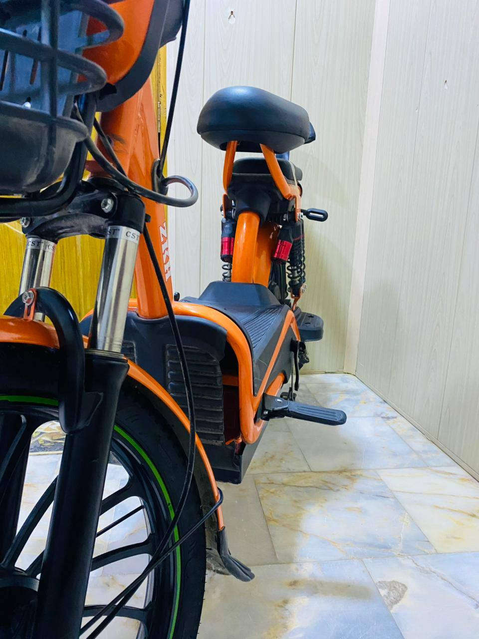 سلام عليكم دراجه شحن البيع وكلشي ماعايزه بس شاحنه مالته عاطله بس من اشاير من ابريك من سرعه ول حجم 20 
ول سعر مناسب 425 وبيه مجال حك الجيه 
عنواني نجف كوفه 
رقم الواتساب ***********
*********** خط
