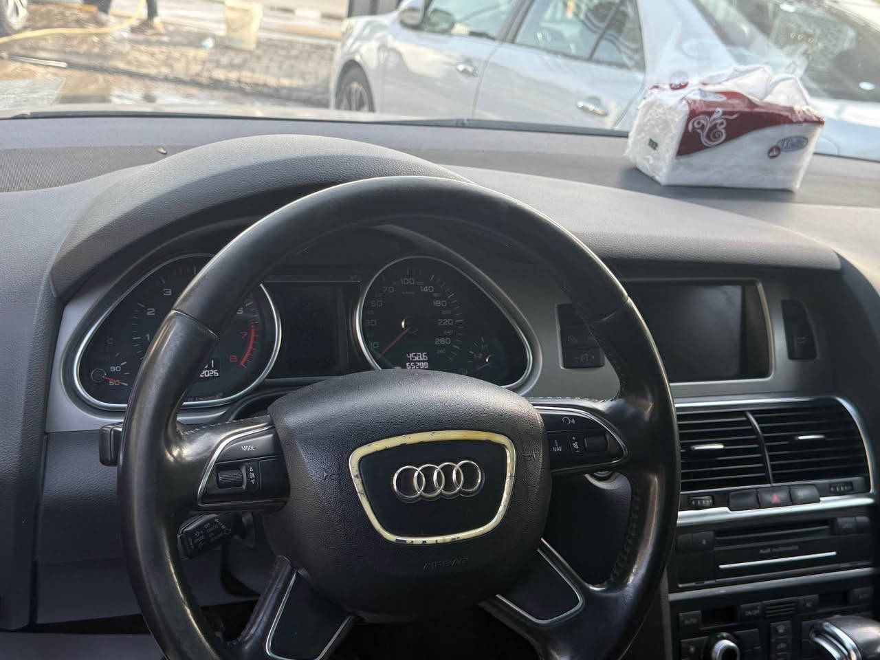 اودي Q7موديل 2013 خليجيه وكاله سردار فول مواصفات 7راكب محرك 6 سلندر حجم 3000مكفوله من كلشي ماشيه 65 السعر 155$ وبيها مجال عنواني بغداد الكاظميه قرب المرور *********** بغداد, العراق
