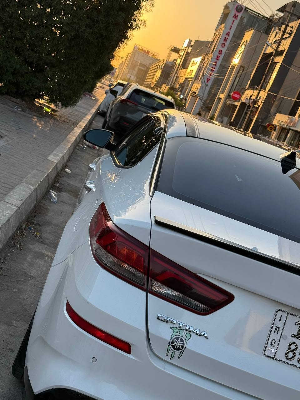 السلام عليكم كيا اوبتما للبيع 2020 لون أبيض أمريكي جي تي أي 2400
مواصفات  S فول واحد عل واحد رقم بغداد بسمي  هزه جديده كلشي جديد حادثهه فقط جاملغ وخشم البنيد بدون ايربك صور الحادث مرافقه ب المنشور 
بنروما بصمه كشنات جلد تدفئة تبريد تئدفه استرين تبريد ثلج 
كرسي السايق كهرباء  بعد هواي بيهه مواصفات  معروفه 
ماشيه 97 ألف ميل بلادي 
العنوان كربلاء 
الاستفسار ***********
السعر  145 وبيهه مجال
ملاحظه بيهه الهلال الخلفي أقل الشبر بارد 👍

