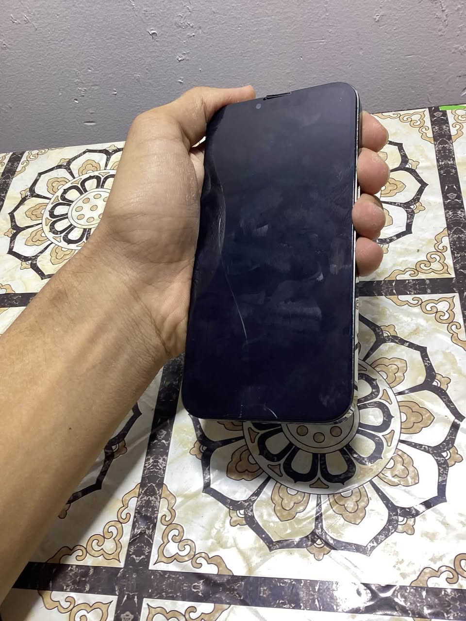 ايفون 13 برو الصغير مبدل شاشه وبطاريه وشاشه مكسورا كامراته متووقفه 256 سعرا 225 بغداد الحبيبيه ***********
