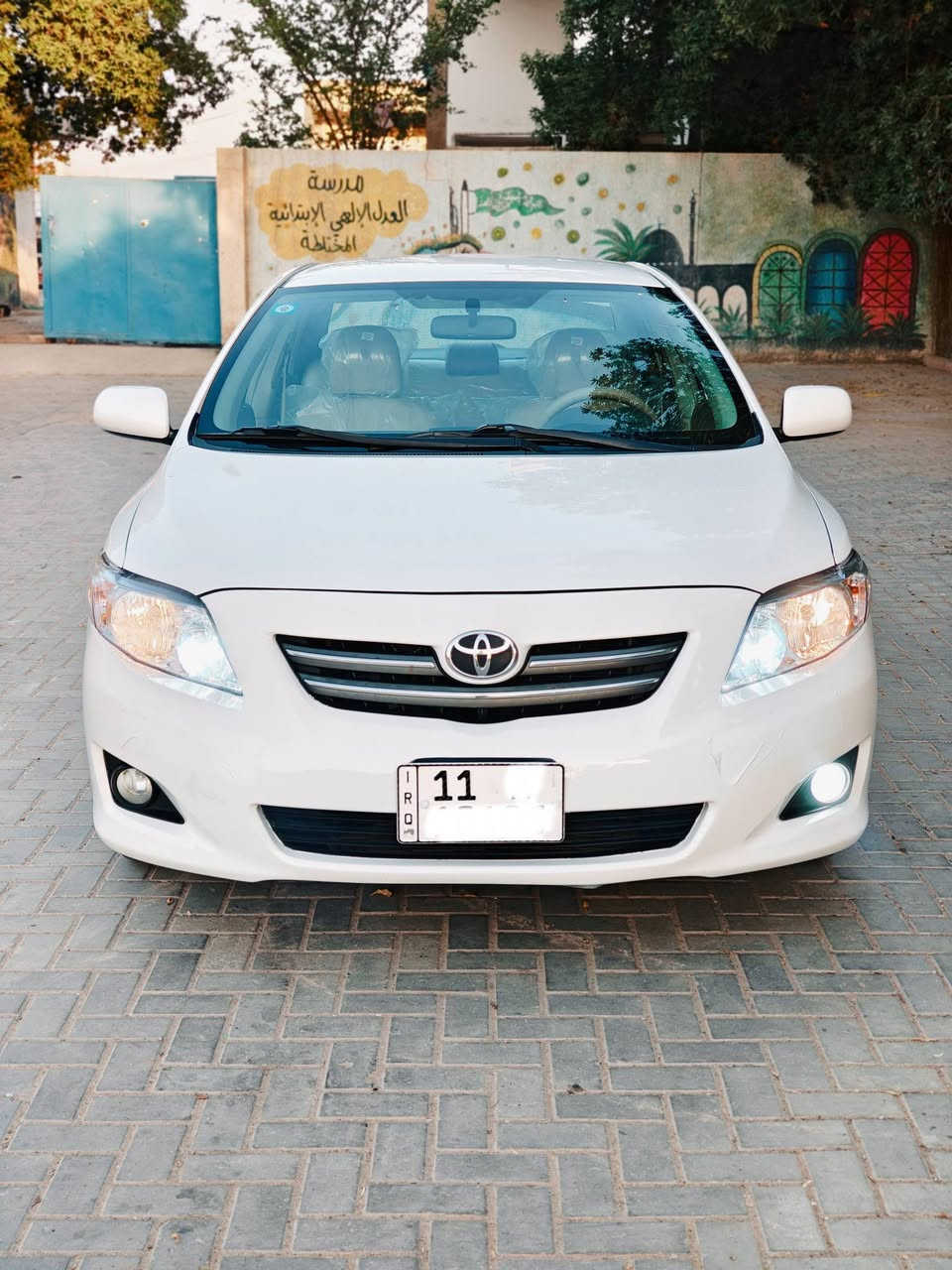سلام عليكم 
كورلا 
شركه ساز 
موصفات XLi
موديل 2008 
بيها قبق الجنطه صبغ + داير الجاملغ باقي السياره كفاله من ضربه وصبغ وتبديل 
موصفاته معروفه 
مكينه 1800
شاشه كبيره 
ويل كب 
مري شفط 
كشنات جلد 
داخل لونين 
يدات نيكل 
منضومه زنون 
منضومه غاز 
تبريد ثلج 
حامله اكواب 
حساسات 
كامره دواره 
سبير منازل 
تخم تاير 
حداديه صدر 
السياره جاهزه للاخير مابيها كل نقص 
رقم بغداد الجديد 
مشروع وطني 
تحويل مباشر 
مكاني بغداد 
س 103 
جماعه جوه الشده لا تتصل 
ه‍ ***********
