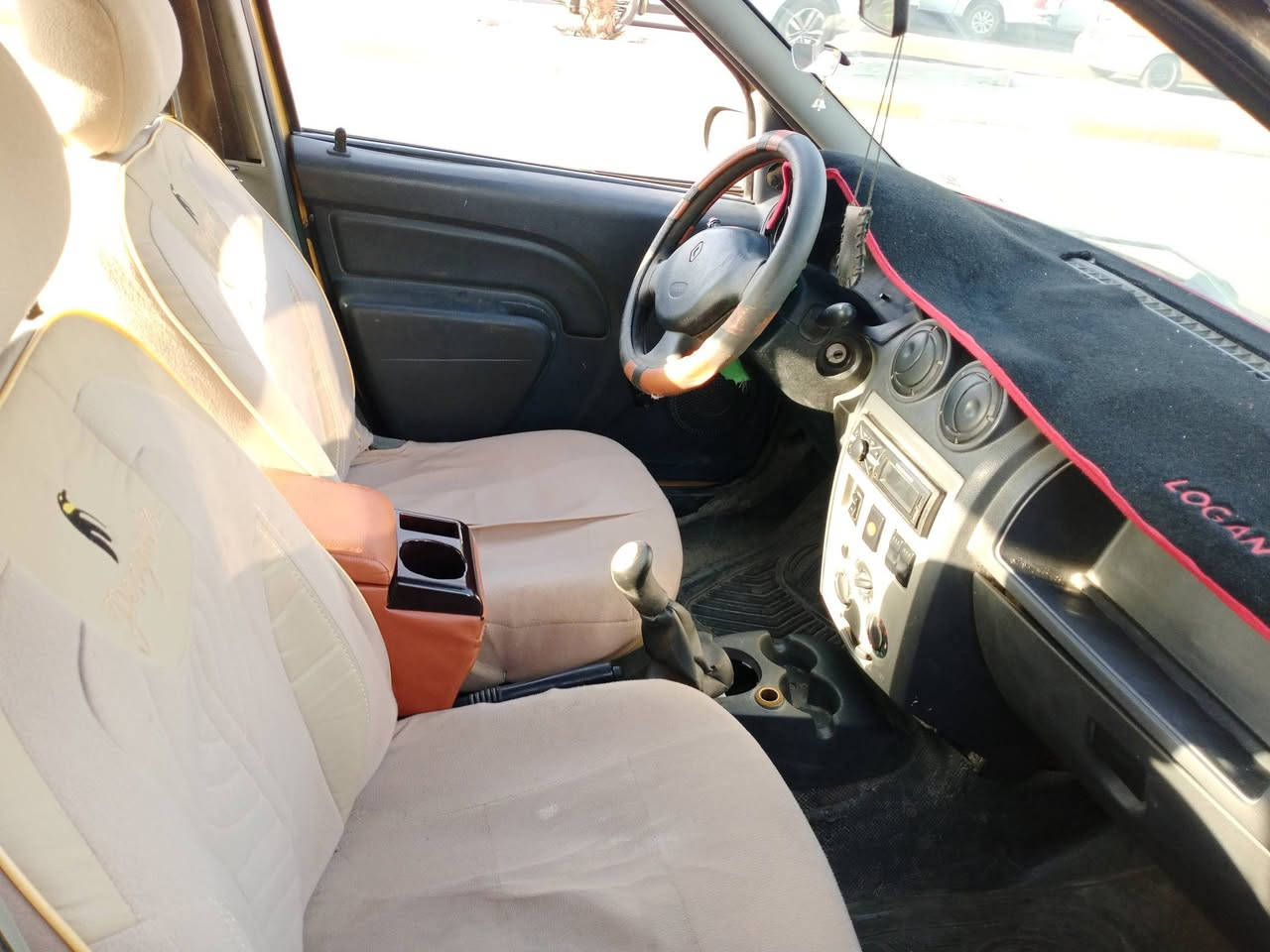 رينو لوكان مديل 9 حداديه توني مسويه تواير جدد باتري جديد محرك بيه بدايت تبخير كير نضيف مصفره هيئه وغرمات خياسات مابيه ابد السعر 29وبيه مجال المكان سماوه ***********
