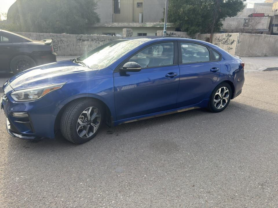 السلام عليكم 🤝
للبيع كيا فورتي جي تي لاين 2020 
مواصفاتها :
⭕️ بصمة 
⭕️ بلاجكتور ضباب
⭕️ محرك 2000 دوش المرغوب 
⭕️ صندوق ذكي (مجرد تتقرب منه ينفتح تلقائياً )
⭕️ فول تحكم استيرن 
⭕️ رادارات جانبية 
⭕️ حساسات امامية و خلفية
⭕️ كشنات جلد وقماش gt line
⭕️ شاشة كبيرة (GT Line بلوتوث وكار بلاي )
⭕️ كاميرا دوارة 
⭕️ المحافطة على المسار 
⭕️ قيادة شبه ذاتية 
⭕️ ستيرن حرف D 
⭕️ نظام النقطة العمياء 
⭕️ إنارة ترحيبية بمجرد التقرب من السيارة 
 
وبعد بيها هواي مواصفات 

السيارة جاهزة   السعر 125
***********
