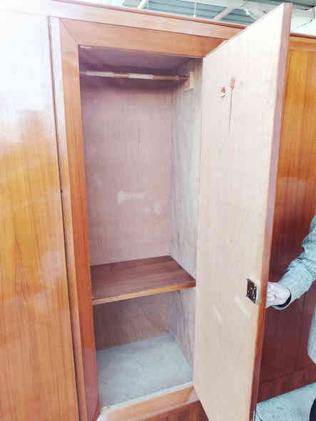 السلام عليكم✋
توفر لدينا من جديد كنتور 5ابواب ناصي شغل درجه اولى توصي 5ملم فول نظافه 💯💯الطول ٣ امتار
للاستفسار وتساب *********** مباشر ***********
ومستعدون لشراء الغرف النوم المستعمله و الكناتير
