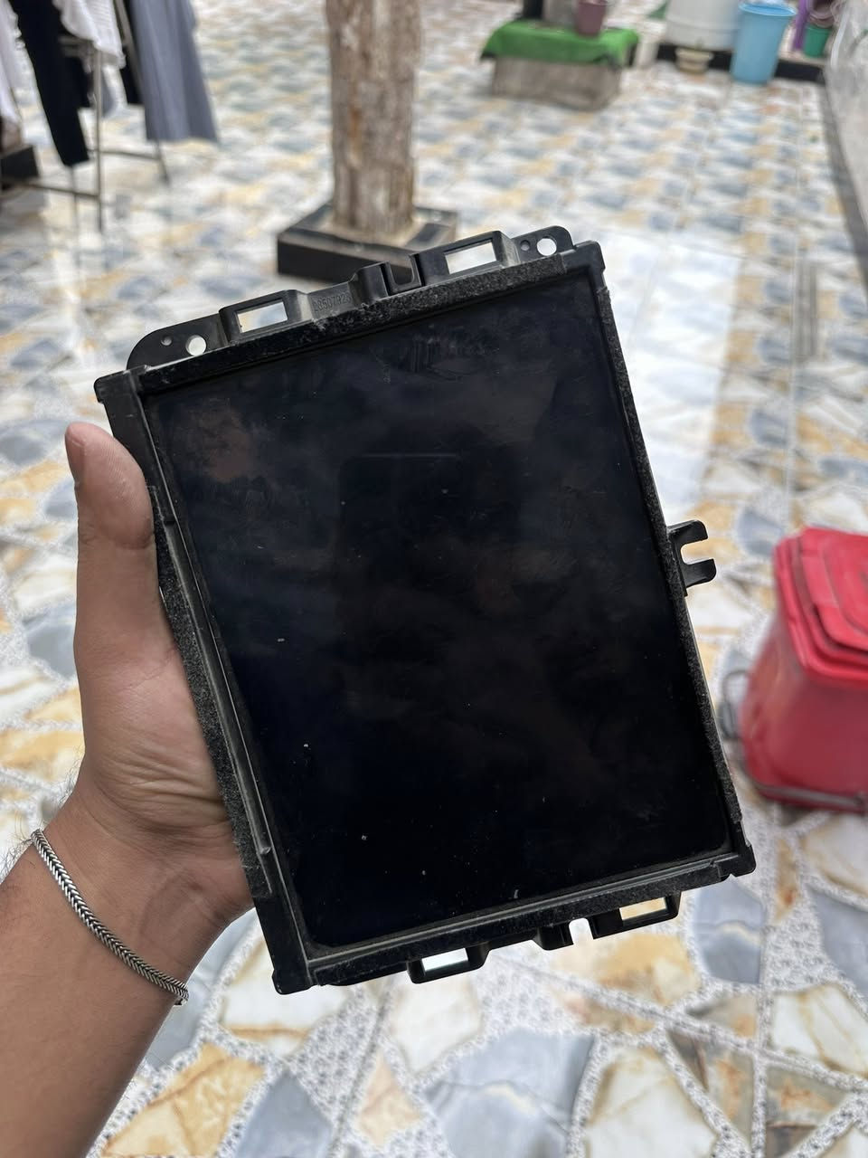 سلام عليكم شباب شاشة مال تفصيخ شتريتة ومارهمت ع سيارتي شغاله كفالة من كلشي يعني تاخذة اي خلل ترجع 
***********
