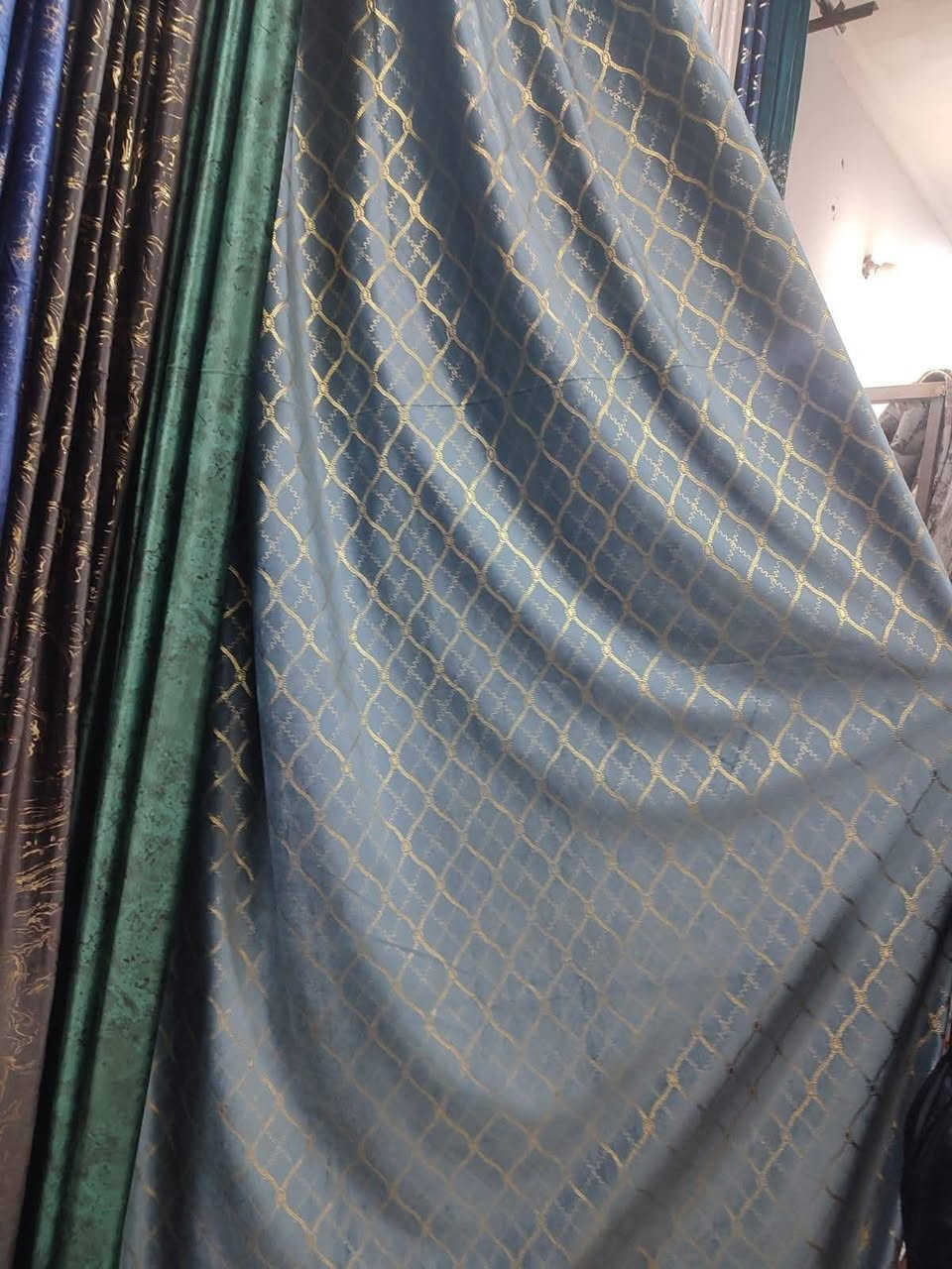 بردات مي الذهب قطعتين سعر الجنطه 17عرض3متر 
عنوان سبع البؤر شارع بلقيس مقابيل جمله حسين.


**إذا كنت صاحب هذا الإعلان وتريد حذفه لأي سبب، رجاءا أرسل رسالة إلى الدعم الفني**