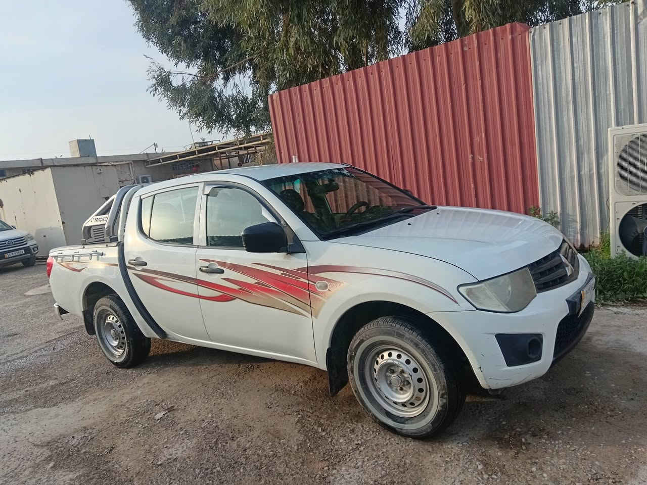 سلام عليكم
مستيبوشي للبيع موديل ٢٠١٠ مكفوله من الصبغ والضربه والتبديل بيها فقط بارد شويه محرك كير اكسل مال شركه بيها تنقيص شي قليل كلش المكان ديالى
 الخالص
السعر ١١٥ وبيها مجال شويه
رقم الهاتف ***********
