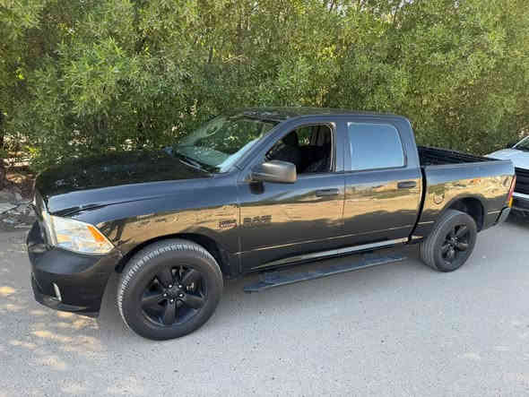 سلام عليكم للبيع فقط
دوج رام 2018 
محرك 5700 هيمي
ماشيه 47 الف حقيقي
رقم اربيل بسم شركه شرط التحويل
السياره فئه كلاسك
باب طويل بدي قصير
السعر مناسب جداً
مكان السياره بغداد
***********
