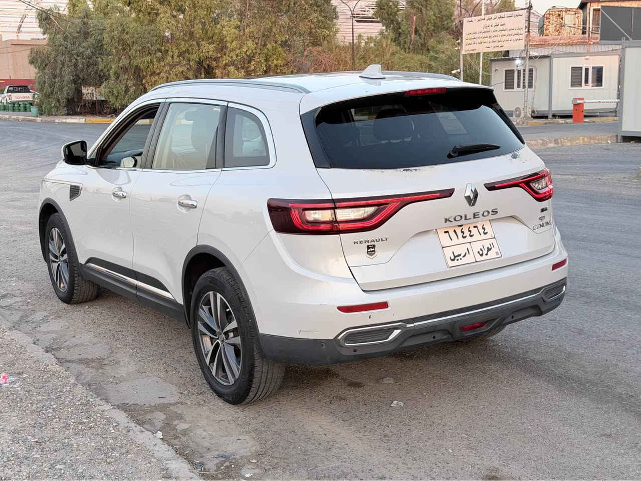2018 full
100 000 km roishtia
Bas dosay psht sakni 5 panja haya sbgha
بەس دۆسیەی پشت سەکنی ٥ پەنجە سبخی هەیە 
سەیارەکی حەتا بلێی خاوێنە
یەک دوو  قۆپەکی گچکەی هەیە
*********** أربيل, العراق

