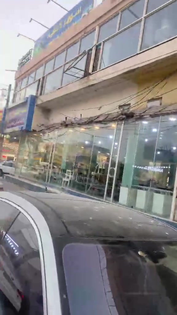 السلام عليكم
بيت موقع تجاري للبيع 
التفاصيل موضحه بالفيديو
للاستفسار الاتصال على الرقم ***********
