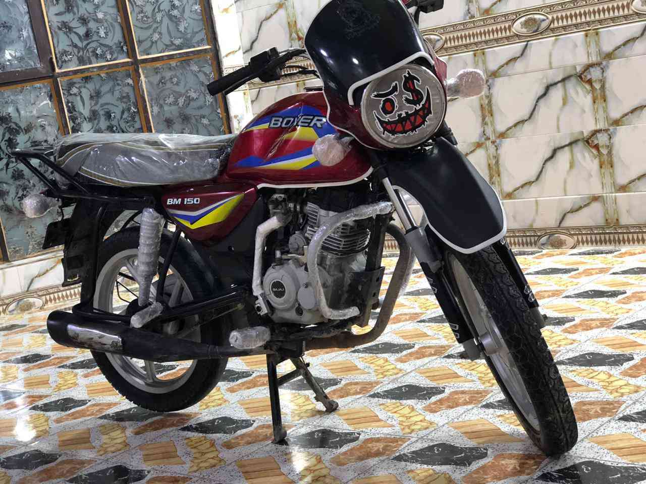 سلام عليكم بوكسر للبيع موديل 20 بدون اورق دراجه كلش نضيفه او جاهزه مبيه نقص تخذها نص هندر محرك مفتوح مره وحده  تجفيت فقط مفتوح مكني كربلاء طوريج رقمي للشراي ***********
