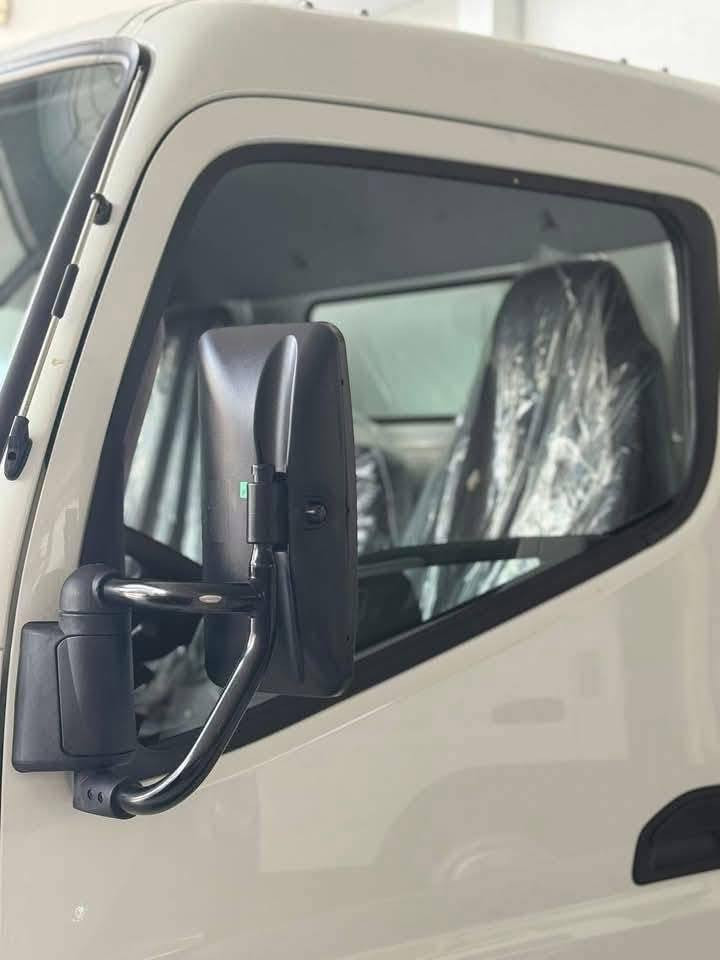 Ari Haji Farhan Company 

🚨 عرض ذهبي لا يتعوّض 🚨

✨ كانتر ميتسوبيشي فوسو موديل ٢٠٢٦ ✨

🚚 سفر كم – براد إماراتي أصلي

🔹 عزل حراري قوي سماكة ١٠ سم

🔹 جهاز ياباني متصل
❄️ تجميد + تبريد بأعلى كفاءة
❄️ يتحمل الشغل الثقيل ويشتغل بثبات بكل الأجواء

✅ ضمان ٦ أشهر كامل
— على البوكس
— وعلى جهاز التبريد

🚛 سيارة جاهزة للشغل فوراً
مناسبة لنقل:
🥩 لحوم | 🐟 أسماك | ❄️ مواد مجمدة | 🥦 مواد غذائية

💎 مواصفات عالية + اعتماد تجاري
💰 سعر منافس + ثقة وجودة

📍 العنوان: العراق – أربيل
🏢 شركة آري حجي فرحان للسيارات
📞 ***********
📞 ***********
موقعنا 📍
https://share.google/w7Ta4ULRFlg1gNkXc

📍عنوان اربيل خلف شارع ١٠٠م قريب تقاطع مخمور 

⚠️ العدد محدود جداً
احجز اليوم وخلّي شغلك يبرد ويكسب ويان

#FusoCanter #canter #truck #fusotruck #iraq #kurdistan #شاحنات
