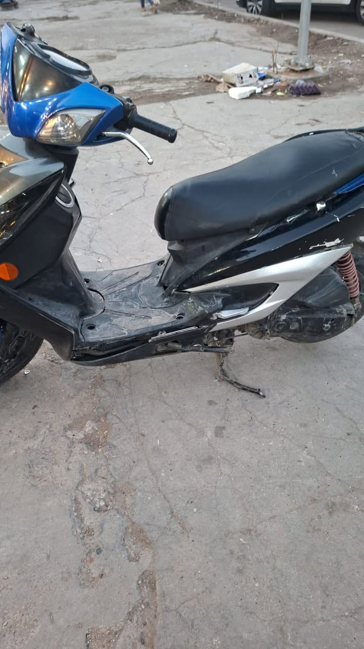 سلام عليكم سكنس لدنوزل
مكينه مكفوله بس الايت الأمامي ميشتغل
دراجه نكره سلف بكل وقت 
مكاني شارع فلسطين 
السعر 700وبيه مجال
***********
