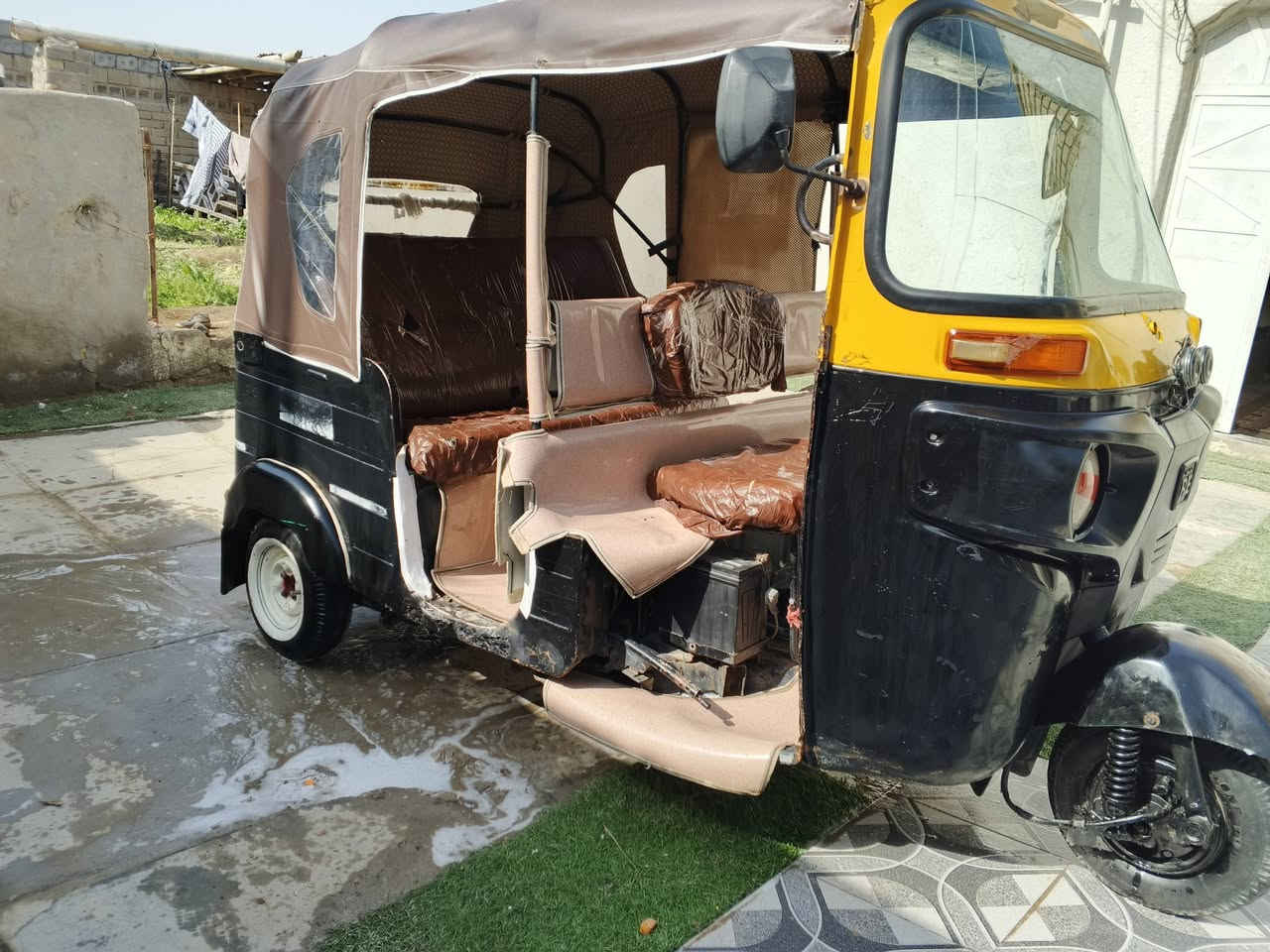 سلام عليكم تكتك للبيع موديل 15معمره جديد مكينه تايرات كهربائيات كله جديد مكينه مال 21 دراجه جاهزه مكاني ناصريه ***********
