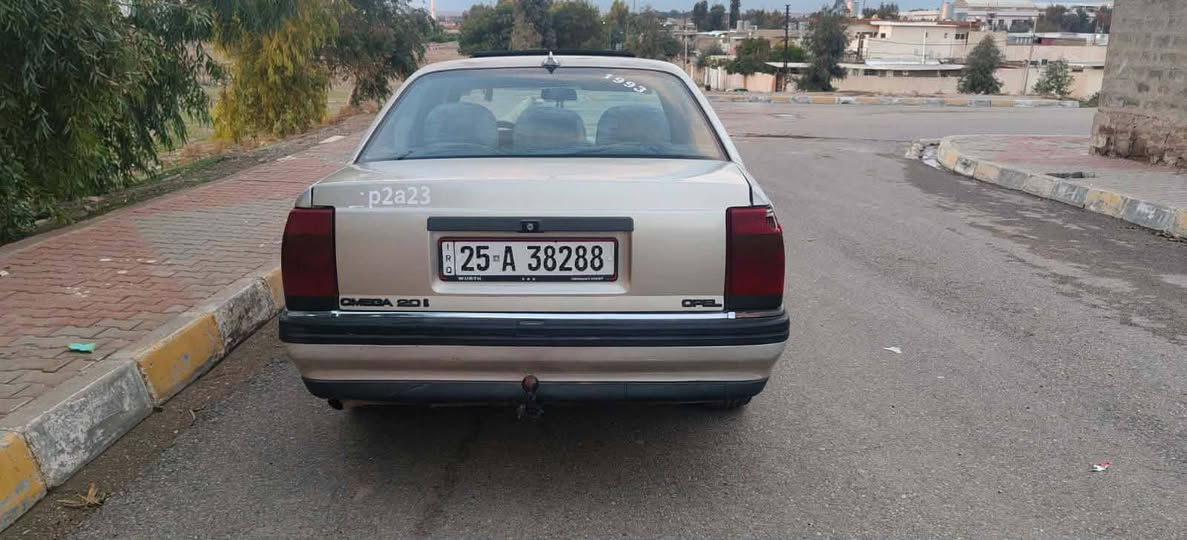 اوبل اوميكا
   موديل 1993
سياره وضع شريكه كله جسمه عل بلاد 
لا صبغ لا خياس  كله عل بلاد شرط 
كير محرك بشرط  
اربع جوم كهربائي 
سلايت كهربائي
قفل مركزي
محرك حجم 20
رقم كركوك دولي جديد 
دفتر بانزين بي 
سعر 43$ 
اي استفسار خابر 
*********** كركوك, العراق
