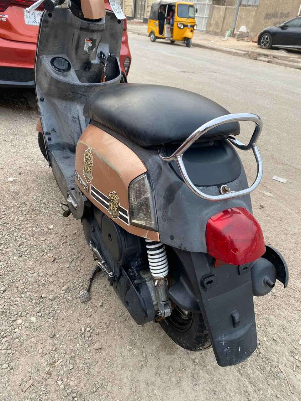 السلام عليكم شباب ماكس بوليس لبيع درجه جاهزه مكينه بلادي سلف بلاد كابريتر اصلي مختمه بلاد شلعه معدل زوج تاير جديد مابيه نقص خير من الله سعر 600 وبيه مجال مكان بغداد الرقم ***********
