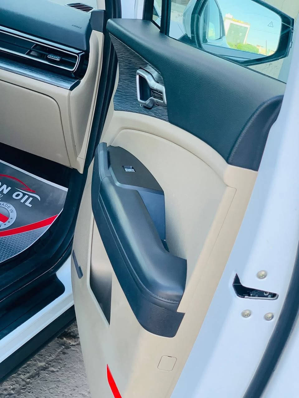 سبورتج خليجي موديل 23 ماشيه 64 سياره فول موصفات ماعده البانوراما بيها بارد وصبغ قليل بلباب والباقي مكفول تحويل او وكاله *********** سعرها 190
