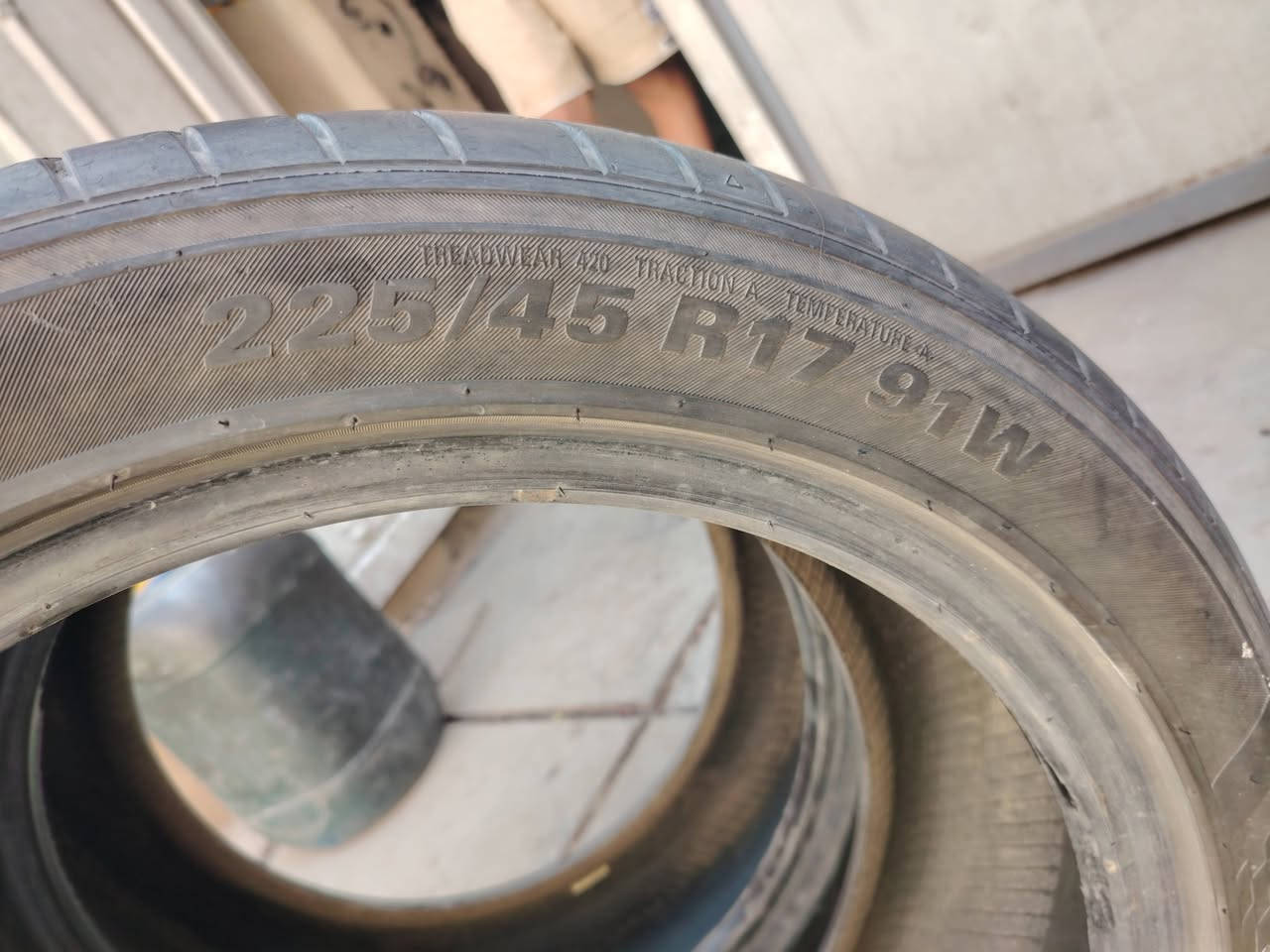 زوج تايرات مال النترا 2024
اصلي شركه كلش نظاف اخو الجديد نقشته صافيه
قياس حجم  17/ 45/ 205...
مكاني بغداد الكرخ حي الاعلام 
بس واحد بي ركعه بارده صغيره 
امانتآ مال سيارتي مويل 24 اصلي شركه جنايته الالنترا يعرفو.. 
سعرهن ب 60 الف.. 
هذه رقمي *********** بي وات ساب..
