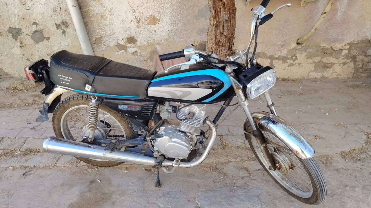 نامه اصلي بدون وراق مكفوله عشارين
مكينه جديده الصليه مان نامه ***********وتساب  السعر 600
