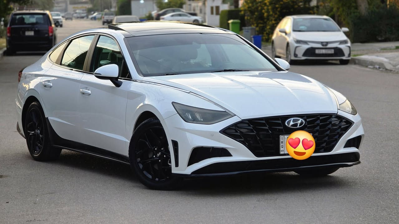 السلام عليكم
للبيع سوناتا موديل 2023 فئة سبورت ماشيهً 43mi بيها جاملغ صبغ عكس السائق وربع بنيد بدون دواخل بدون ايرباك السيارة جديدة رقم اربيل 
داخل بيجي محرك 2500 شاشه كبيره کامیرت دواره بانوراما 
اندرويد اوتو ابل کار بلي
رادار امامي خلفي 
اشاير بمري تحديد مسار قياده اليه
بريك تلقائي امامي خلفي
قياده سبورت نورمل ایکو کیر دكم اطفاء ذاتي اوتو هولد هيند بريك بصمه التحذير عند فتح الابواب شاشه اعطال .
السعر 186 $
العنوان السيدية للاستفسار ***********
