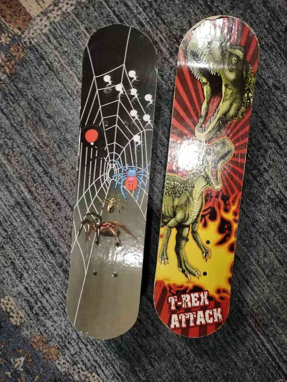 زلاجات جديدة غير مستعملة ولعبة الهوكي استعمال قليل اخت الجديدة أغراضها كلها بالباكيت ٦٠ الف وبيها مجال  بغداد/حي الجامعة ***********
