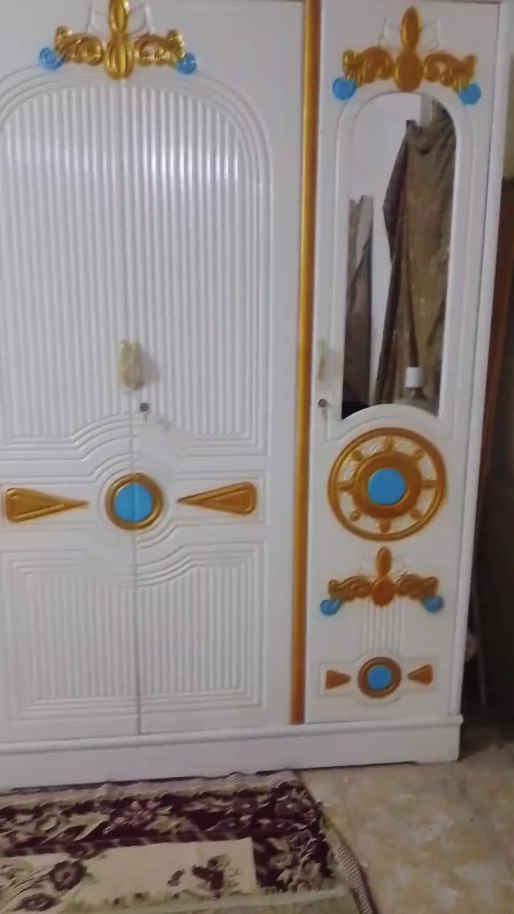 سلام عليكم غرفه النوم للبيع لسعر مليون او ٤٠٠ميه استعماله اسبوع فقط مكاني مدينة لصدر رقمي ***********
