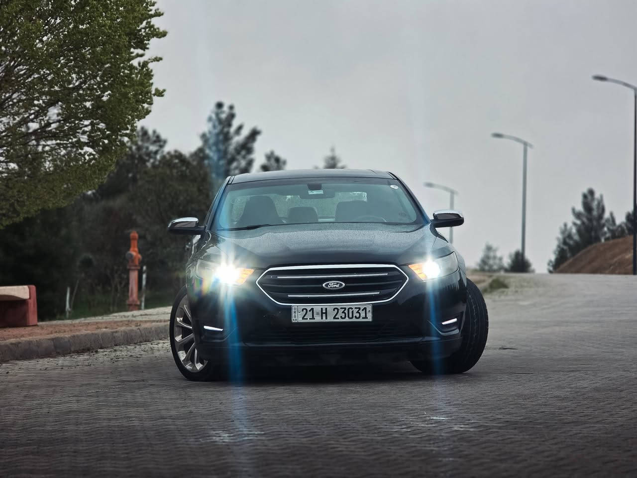 Ford Taurus 2013 Limited
تەنها بۆنیتی بۆیاخە 
مەکینەی نەکراوەتەوە
بە ناوی خۆمانەوەیە بەیانی تحویلی بکە 
مواسەفاتەکان:
سێ شاشەیە و شەغالە
تحدید سرعە
کوشنەکانی کارەبا و خەزن و هیتەر
ئاوێنەکانی فۆتۆیە و خەزنە و هیتەر
حاسە و کامێرا
ناوی فۆرمیکایە 
ویلی کرۆم
مەکینە 3.5
نرخ بلاش بلاش تەنها (( ١٠٥ ))
***********
