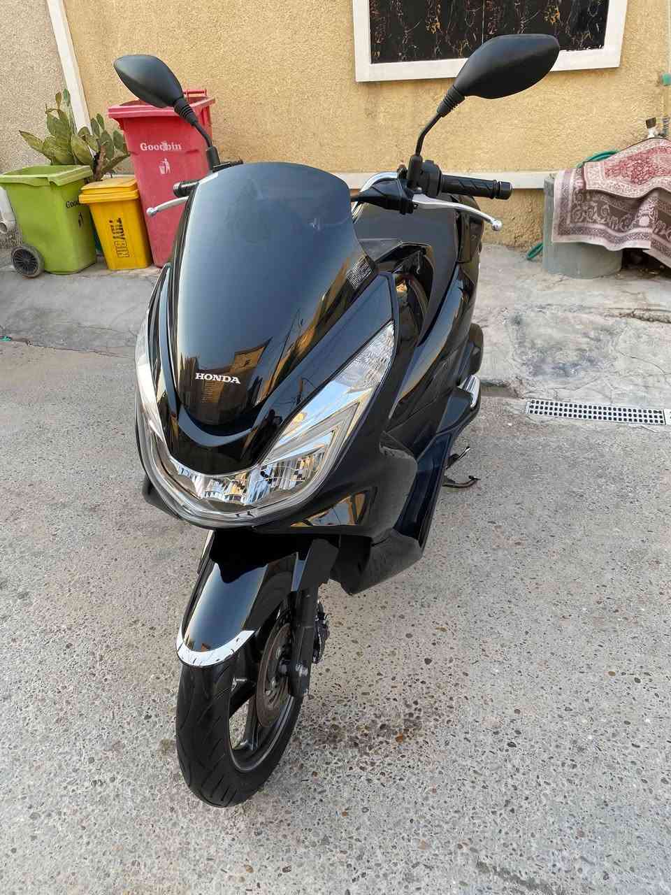 البيع بل نقد والتقصيط المريح ماستر رافدين فقط
يا اللة دراجة pcx جيل الثاني ياباني اصلي حجم المكينة 125 حرفA قطعة بل كارتون نضافة100/100 المسافة المقطوعة42الف حقيقي عدة الشركة مع كتلوك الشركة مكاني الغزالية  الشراي يتصل رجاء *********** يوجد توصيل
