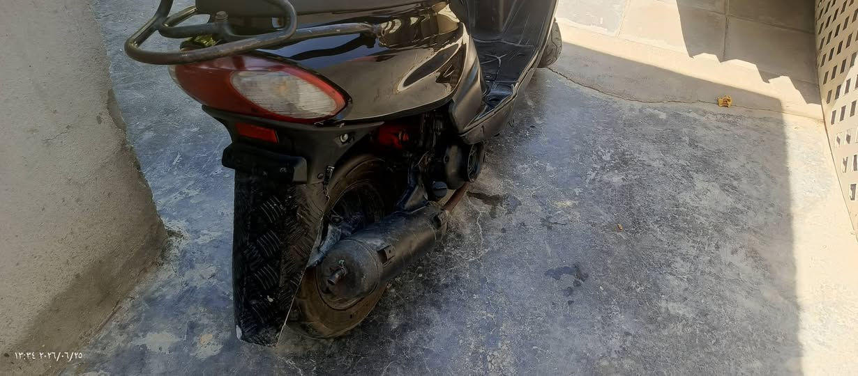 السلام عليكم دراجه للبيع بصمه 
كهربائيات شغاله ماكينه نظيفه تاير جديده 
بغداد شرطه الخامسه سويرب رقم الهاتف 
 ***********
سعر 250
