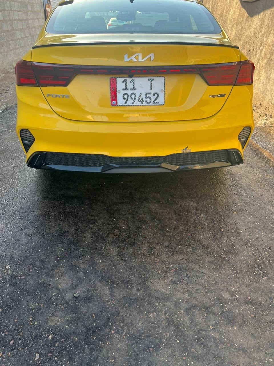 كيا فورتي وارد امريكي موديل 22جيتي لاين  فول عده فتحه  موصفات معروفه  محرك الفين دوش. كير سفتي كلشي على وضع الشركه سياره محافظ عليه تخم تاير باتري  صدر مع مشط بجم وطنطه. كبس حادث جانبي امبدل بابين سايق والورى اصلي نفس لون. ستفسار عن سعر وسياره تصال على رقم ***********واتساب موجود
