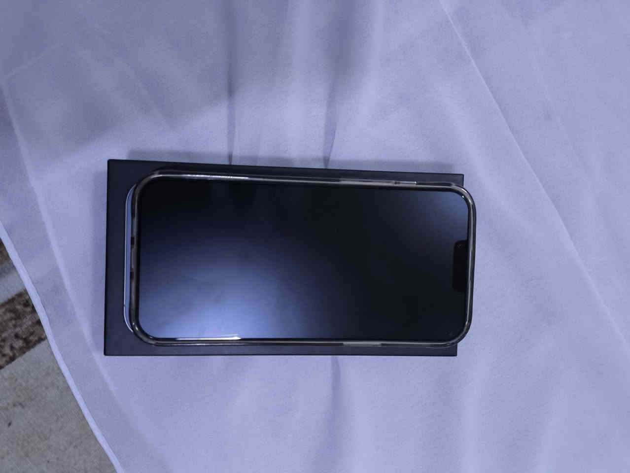 مبايل ايفون للبيع 13برو ماكس
نضافه فول زلغ مابيه بطاريه 99
ذاكره 256 معه شاحنه اصليه وكارتون
سعر 675 عنواني بصره حيانيه رقم لهاتف *********** واساب متواجد
