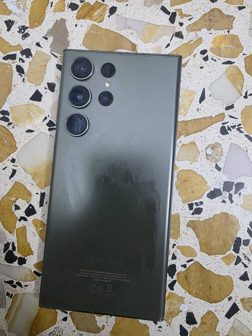 s23التر ا 
شرق أوسط مو أمريكي شرق أوسط خطين 
جهاز بي ضربه بل شاشه بس مماثره على المس الجهاز مكفول 
مكاني بغداد اعظميه 
للاستفسار***********
السعر 500وبي مجال قليل
